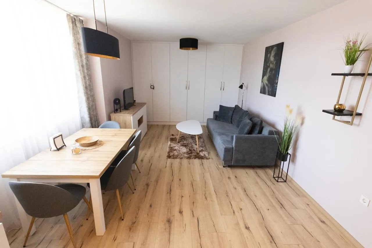Apartment Krisia - Free Parking Varna 0*,  Bulgária